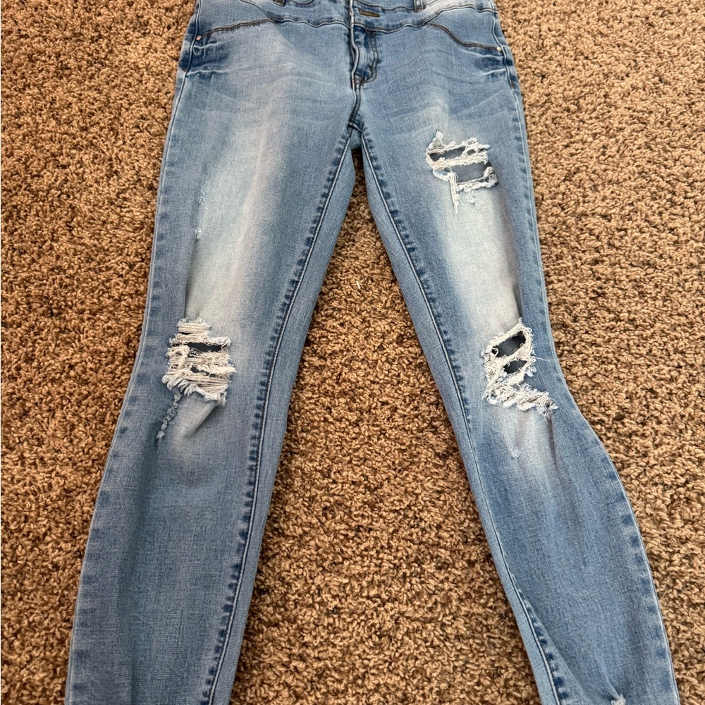 Distressed Refuge Jeans